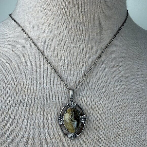 Vintage Art Nouveau Inspired Agate Pendant on Chain Silver Tone 18" - Picture 1 of 5